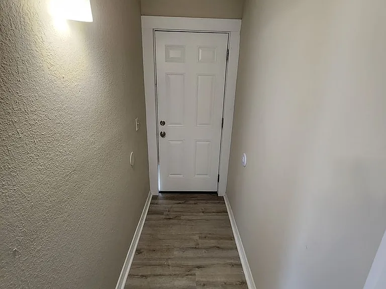 1342 N Broadway Ave #1 — Photo 15