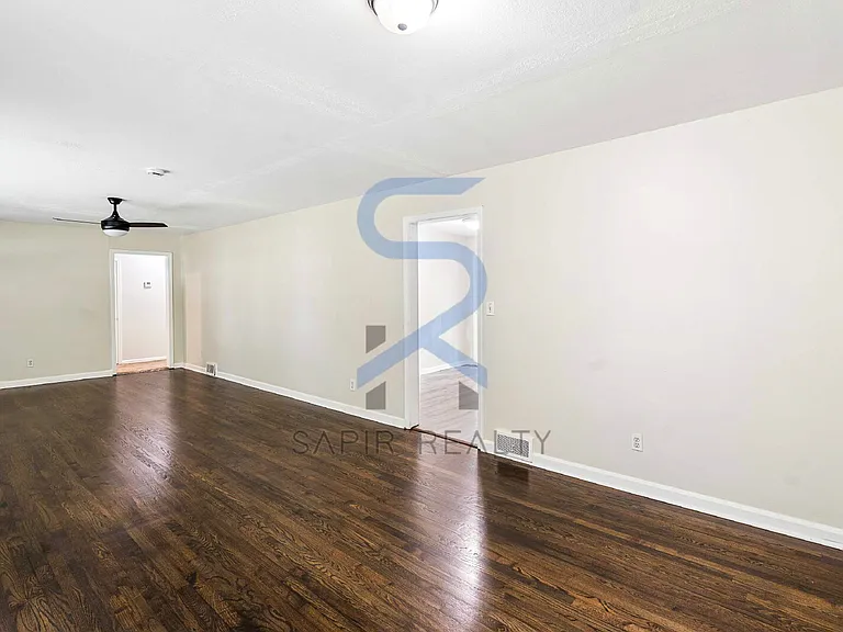 2620 Wiggins St — Photo 4