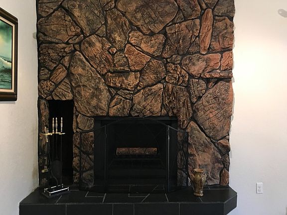 this pic shows true color of lava rock, other F/P stone pics are faded