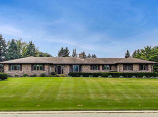 3 Jane Ct, Hawthorn Woods, IL 60047