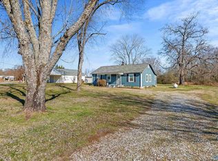 1167 Carter Grove Rd, Hazel Green, AL 35750