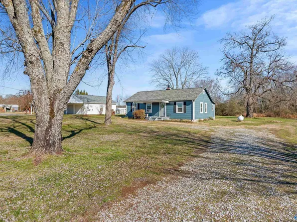 1167 Carter Grove Rd, Hazel Green, AL 35750