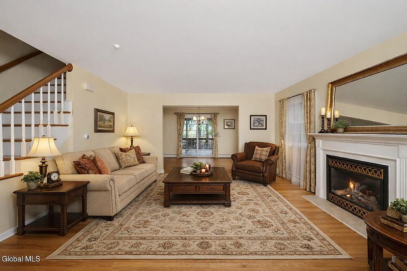 4th image of 25 Alfred Drive