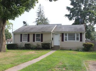 15 North St, Old Saybrook, CT 06475