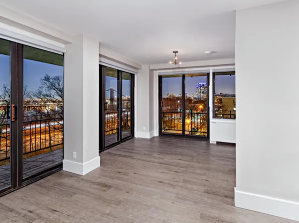 2400 Hudson Terrace image 7 of 31