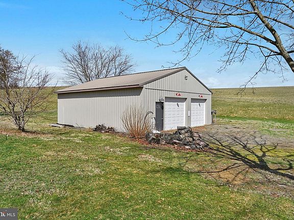 3rd image of 73 Henne Rd