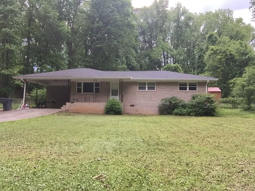 2111 Terry Ln photo 1