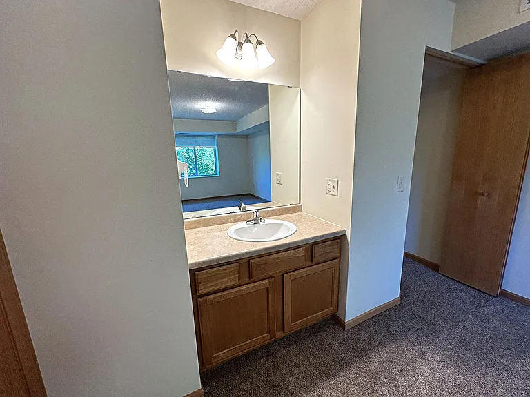 Arcade Estates West — Photo 32