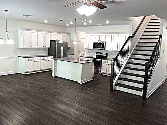 4th image of 3021 Eagle Bluff Way