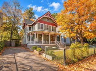 70 Buckingham St, Springfield, MA 01109
