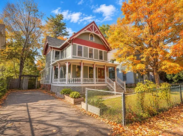 70 Buckingham St, Springfield, MA 01109