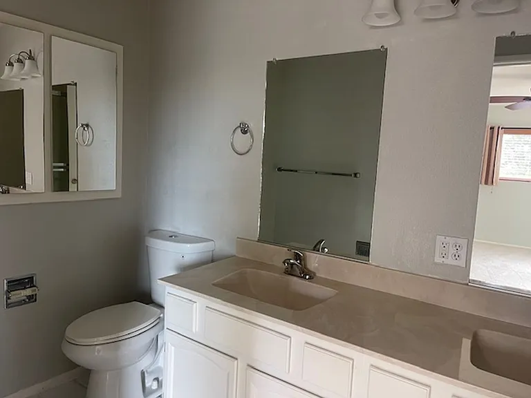 717 E Peila Ave — Photo 11