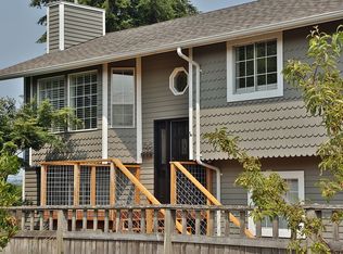 654 3rd St, Langley, WA 98260