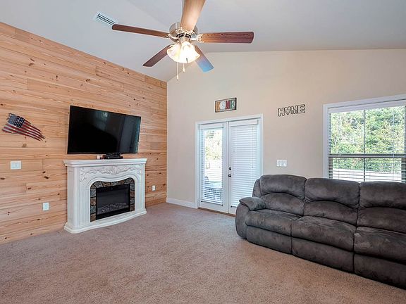 3rd image of 16221 Trace Dr