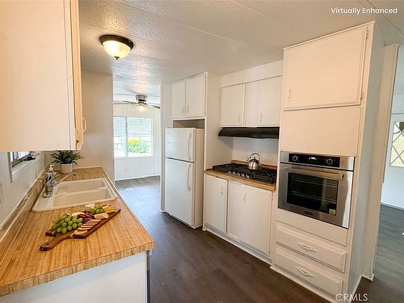 4th image of 575 S Lyon Ave Spc 169