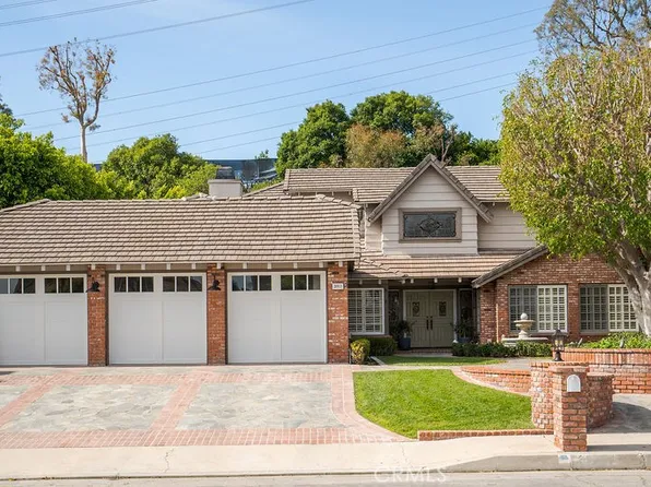 3911 E Rolling Green Ln, Orange, CA 92867