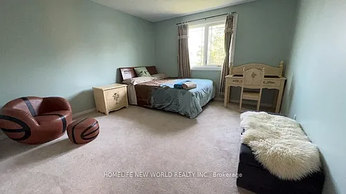 38 Marcelline Cres Photo 1