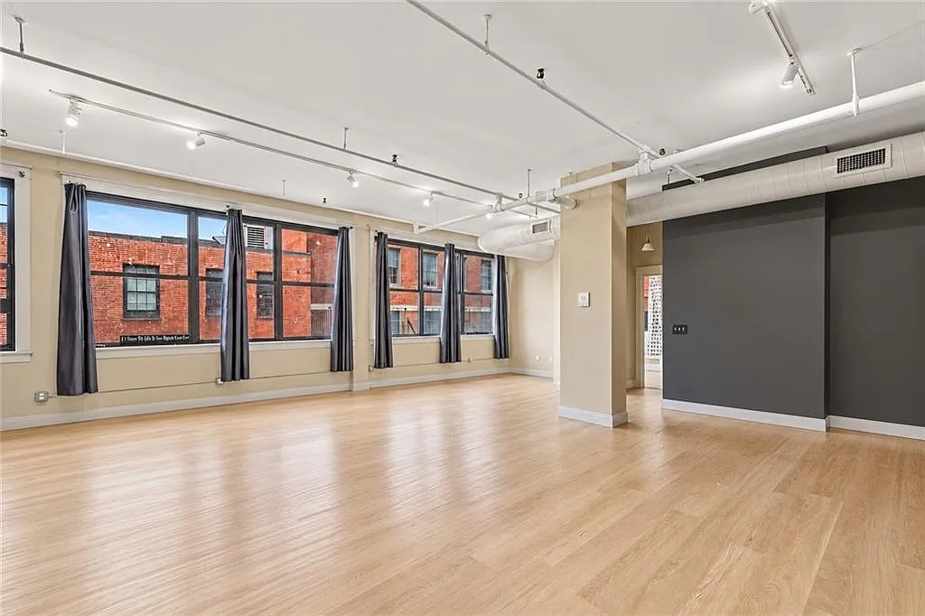 2 bed, 2.0 bath, 1717 sqft, $2,850 — Photo 3