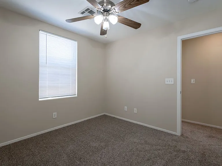 944 Saffex Rose Ave — Photo 30