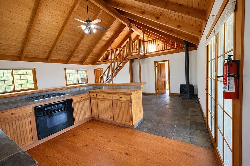 20250 Vineyard Lane - 1 — Photo 3