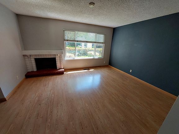 Living Room facing the pool