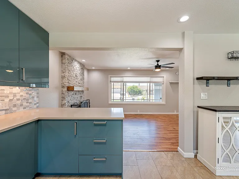 3661 Slopeview Dr — Photo 21