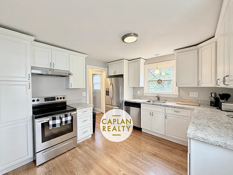 29 Wellington Rd — Photo 9