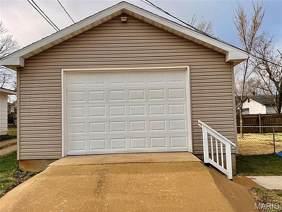 4th image of 706 N Desloge Dr