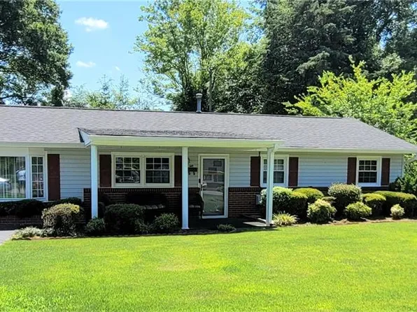 1210 Ellerbe Ct, Eden, NC 27288