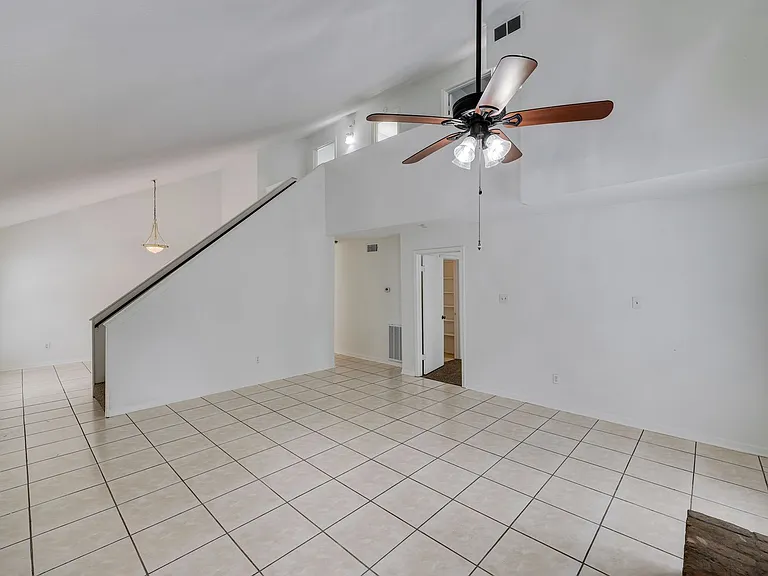 5906 Golden Forest Dr — Photo 6