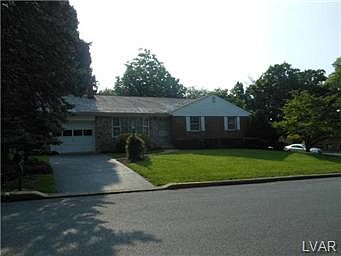 1st image of 4 Forest Dr