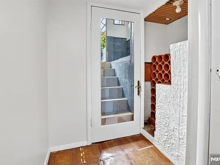 18 Patterson St — Photo 27