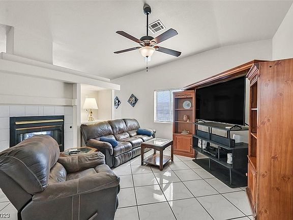 5th image of 1412 Indian Hedge Dr