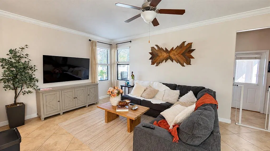 5 bed, 4.5 bath, 2961 sqft, $3,990 — Photo 4