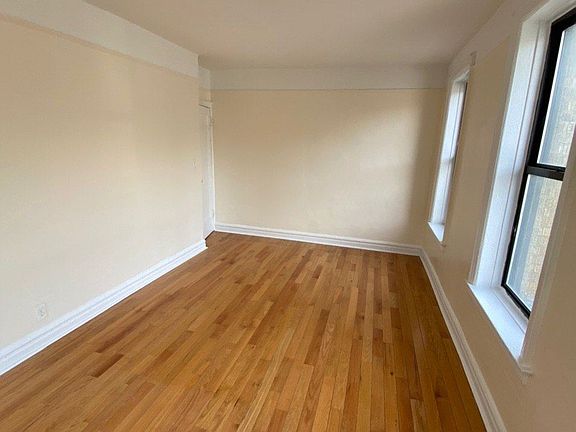 photo5051333560090339517