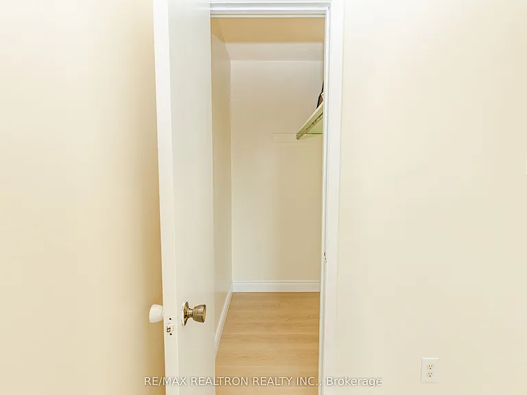 975 Albion Rd #975A — Photo 27
