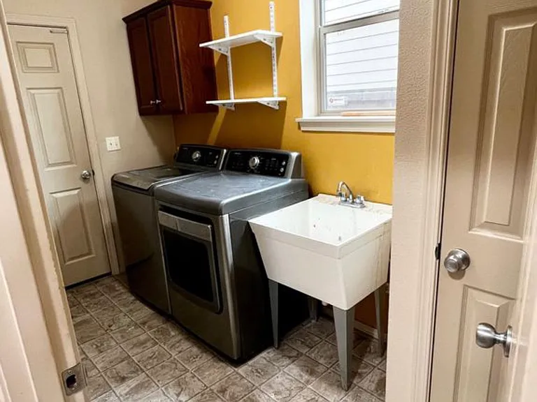 4303 NE 136th Ave — Photo 8