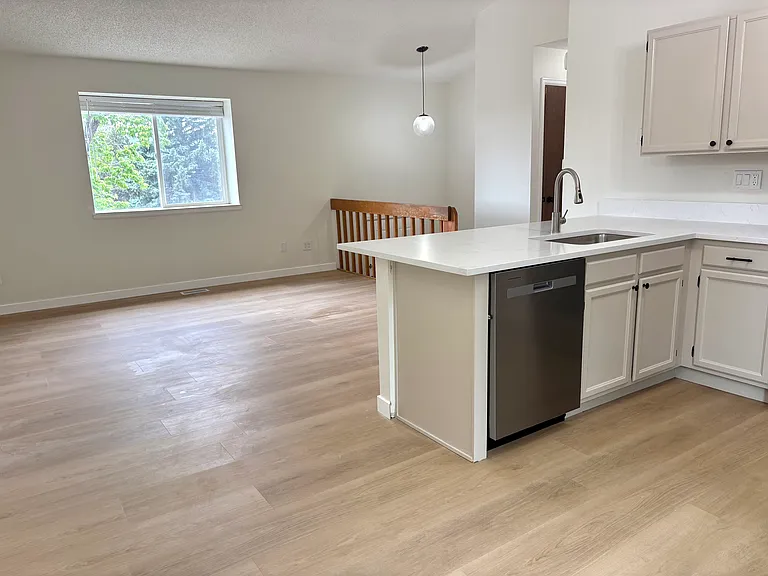 2210 Friendship Cir — Photo 4