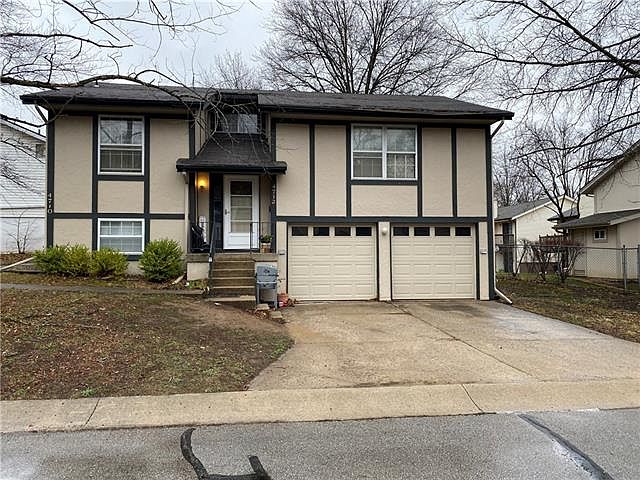 2nd image of 4710-4712 N 78th St