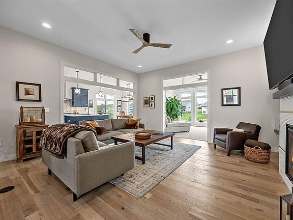 4th image of 1352 Ava Cir