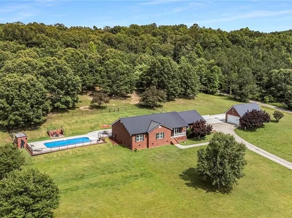 4986 Standifer Rd, Cohutta, GA 30710