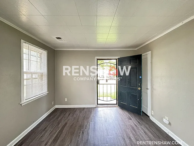 1065 Larry Ln — Photo 5