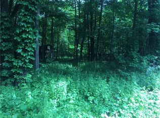 Sarvis Ln, Newburgh, NY 12550