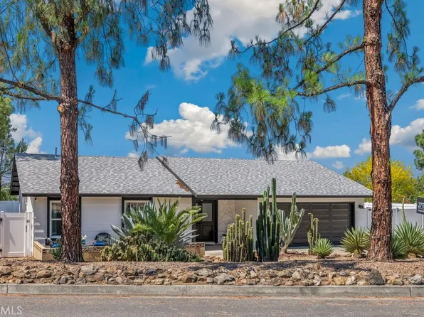 27111 Crews Hill Dr, Sun City, CA 92586