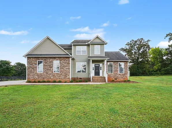 205 Chanticlear Ct, Gray Court, SC 29645