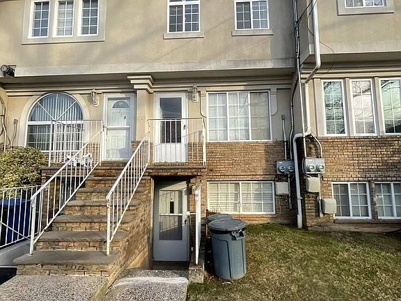 2nd image of 26 Detroit Ave Floor 2