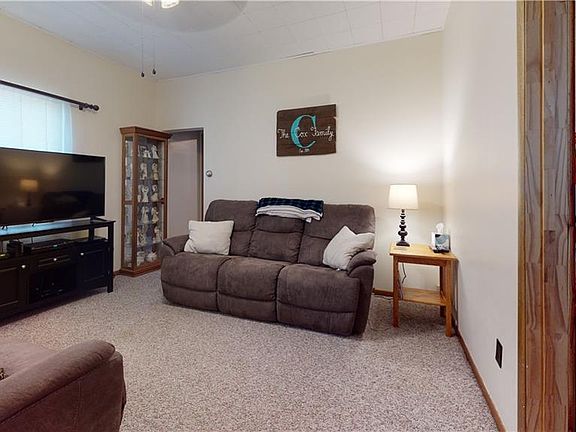 5th image of 3307 6th Ave