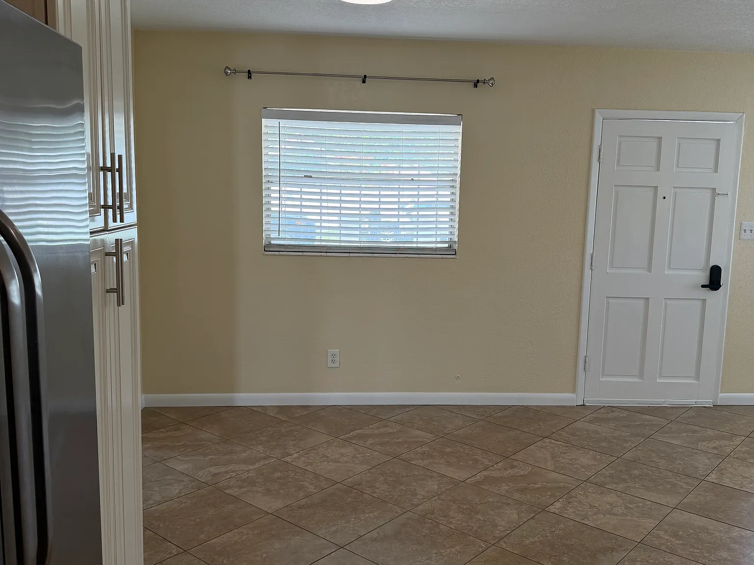 2 bed, 1170 sqft, $1,950 — Photo 3