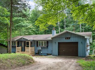 8281 Pine Tree Trl, Stanwood, MI 49346