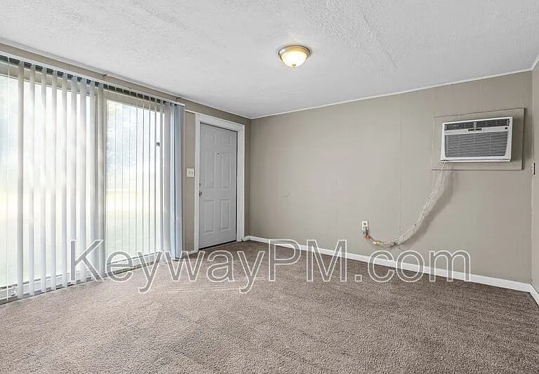116 Argyle Ave #B — Photo 4